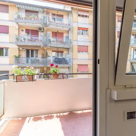 Modern Family Apartment In San Giovanni Metro A Colli Albani Direct To Center And Vatican Apartmán *