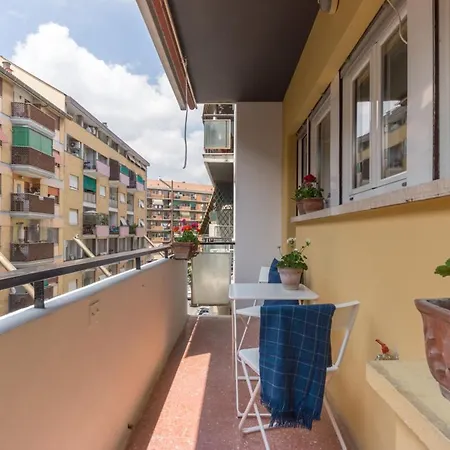 Modern Family Apartment In San Giovanni Metro A Colli Albani Direct To Center And Vatican Apartmán *